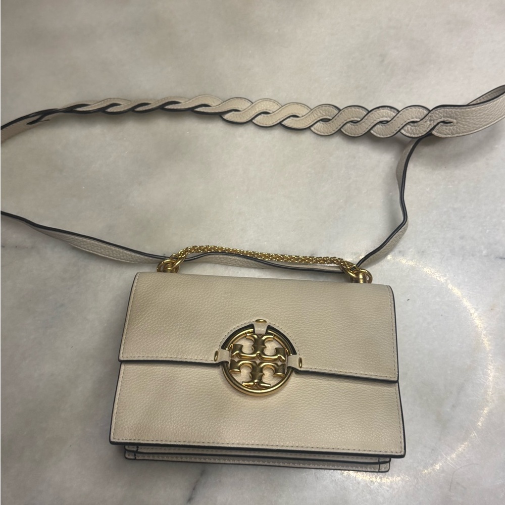 Tory Burch Cream Shoulder Bag with Gold Accents - Picture 2 of 11